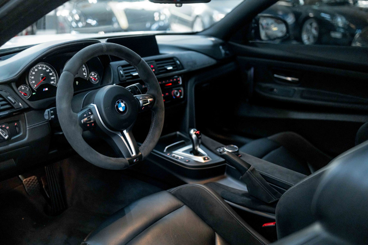 Used 2019 BMW M4 CS w/ Executive Package image 2