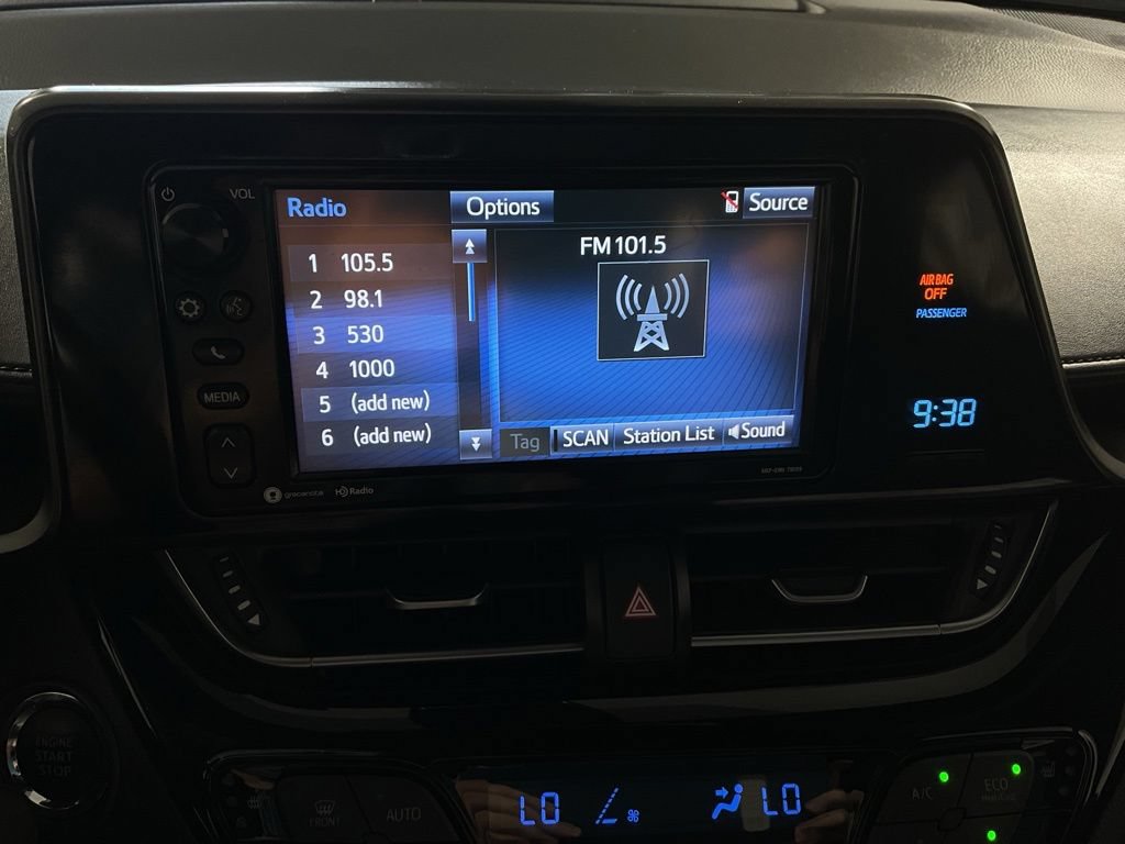 Used 2018 Toyota C-HR XLE FWD image 23