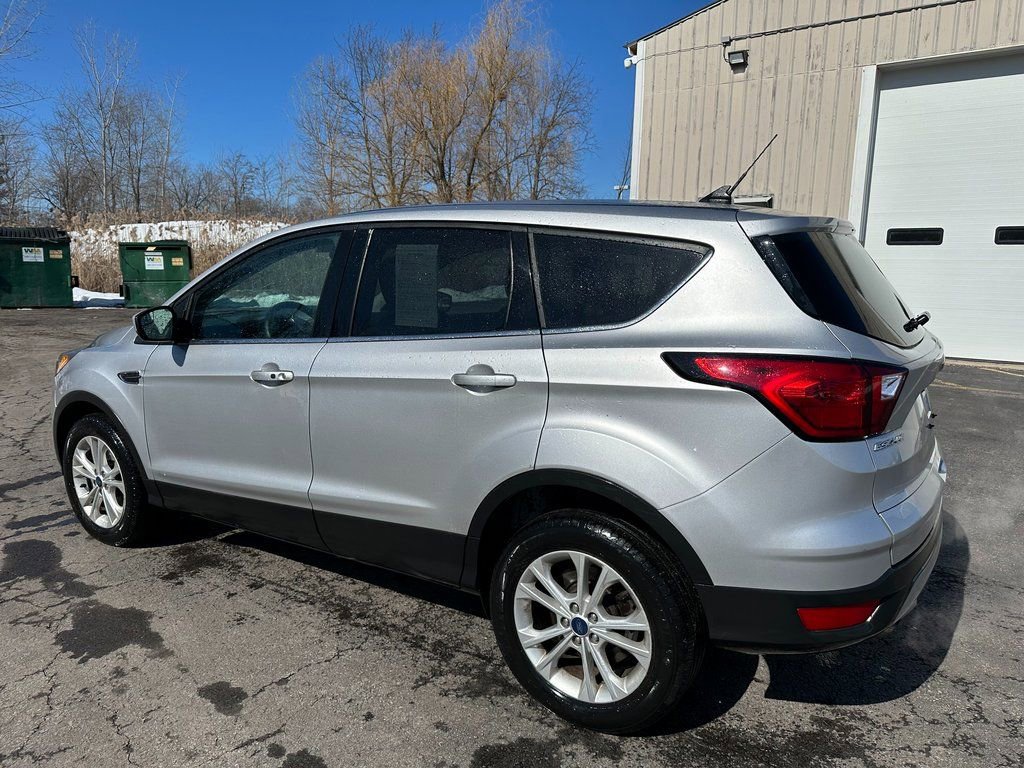 Used 2019 Ford Escape SE image 15