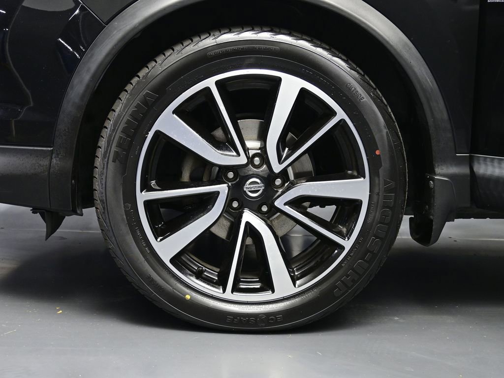 Used 2018 Nissan Rogue Sport SL w/ SL Premium Package image 23