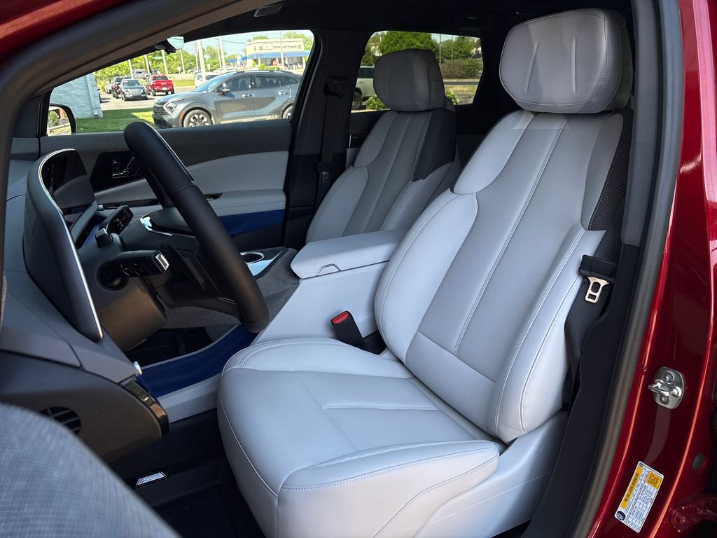 New 2026 Cadillac Optiq Sport 1 w/ LPO, Floor Liner Package RWD image 17