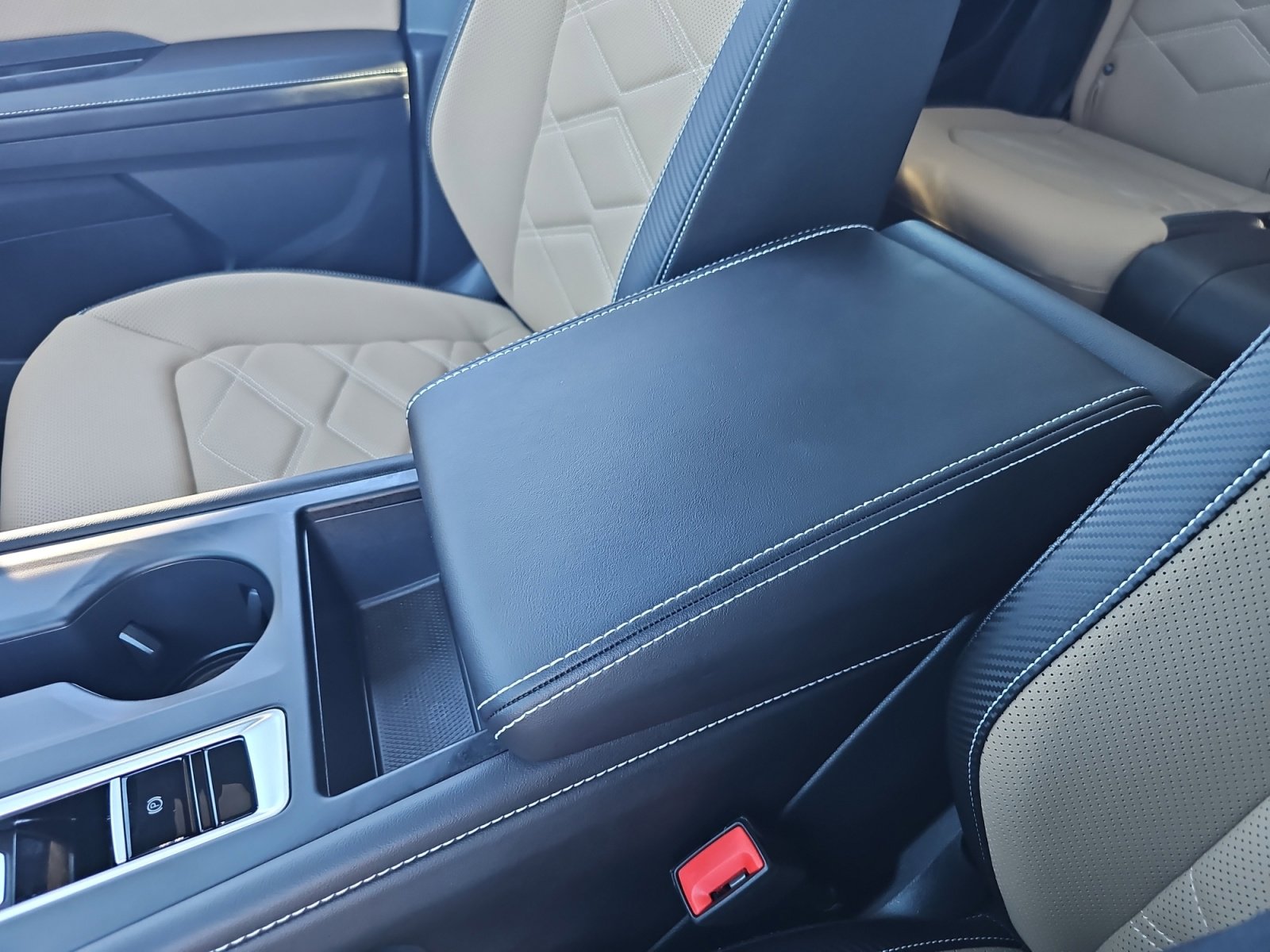 Certified 2025 Volkswagen Atlas Cross Sport SE image 15