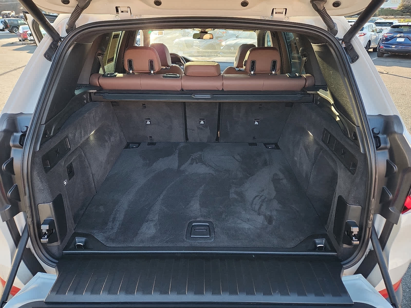 Used 2022 BMW X5 xDrive40i w/ Parking Assistance Package image 28