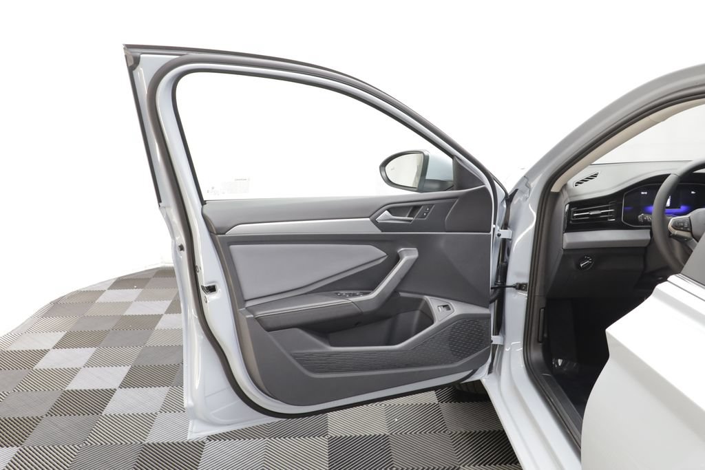 New 2027 Volkswagen Jetta SE FWD image 6
