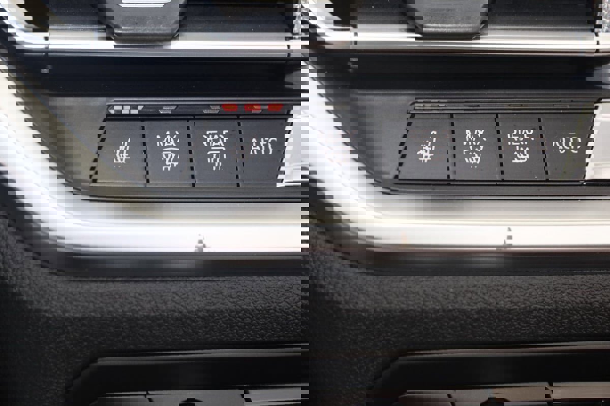 Used 2021 BMW 430i Convertible w/ Convenience Package image 8