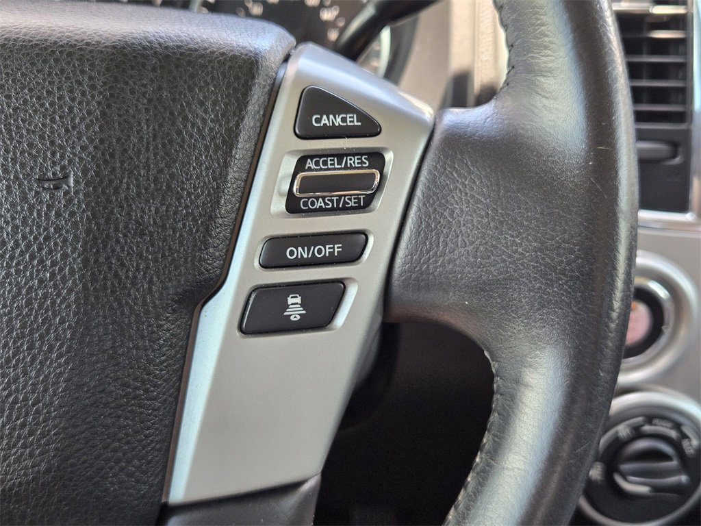 Used 2020 Nissan Titan SL w/ Moonroof Package image 28