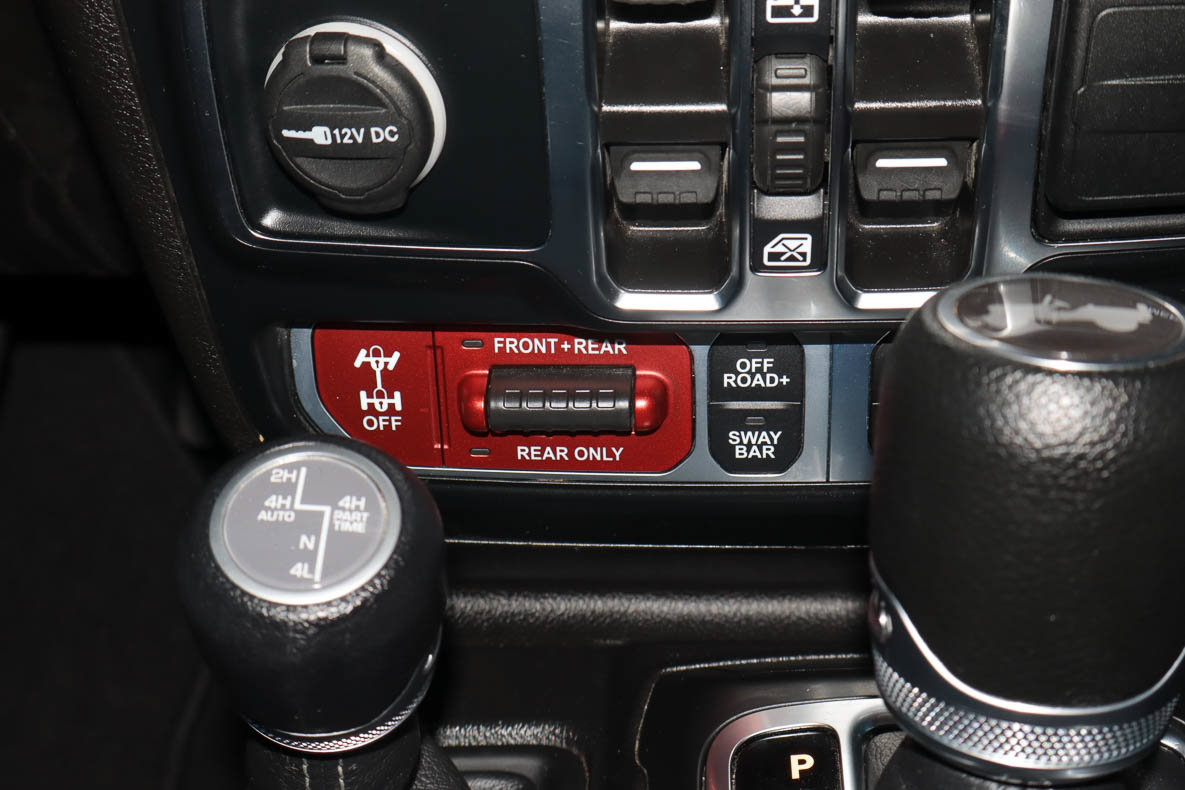 Used 2024 Jeep Wrangler Unlimited Rubicon 4xe AWD/4WD image 11