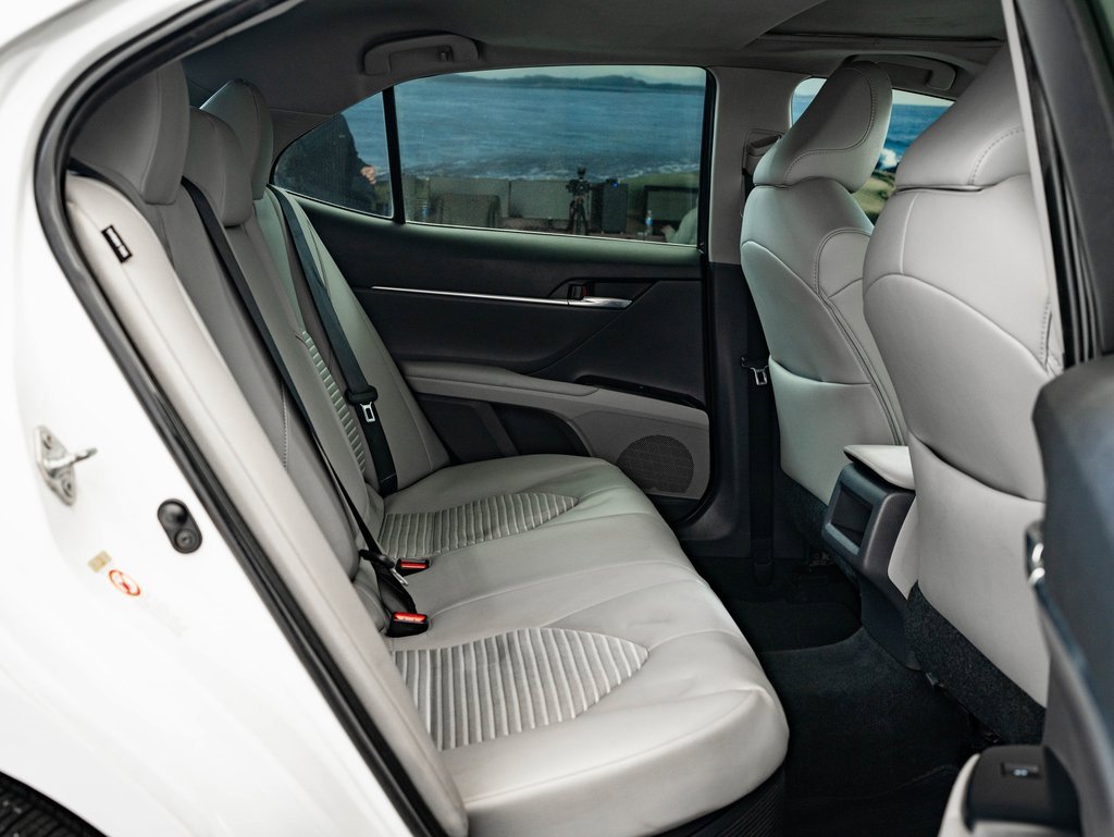 Used 2018 Toyota Camry SE image 42