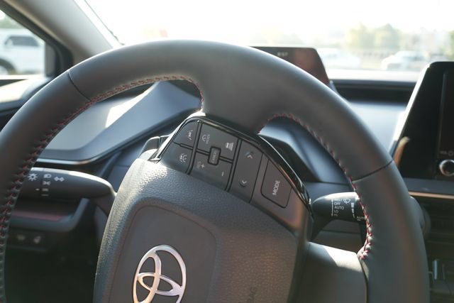 Used 2026 Toyota Prius Plug-In Hybrid FWD image 25