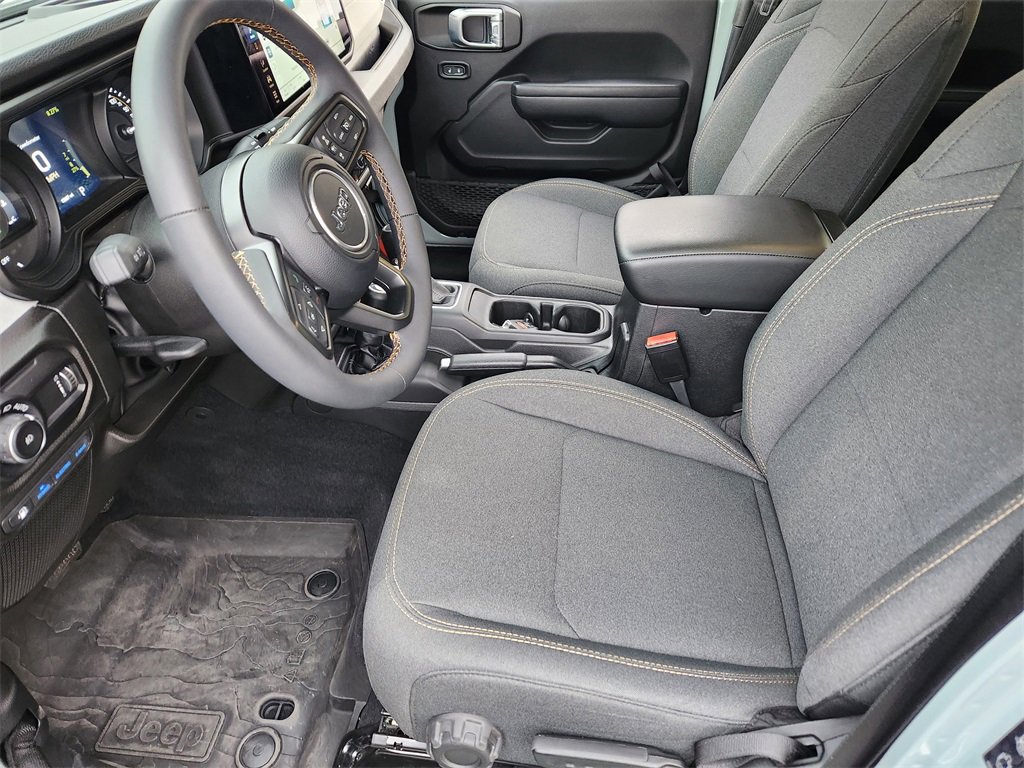 Used 2024 Jeep Wrangler Unlimited image 9