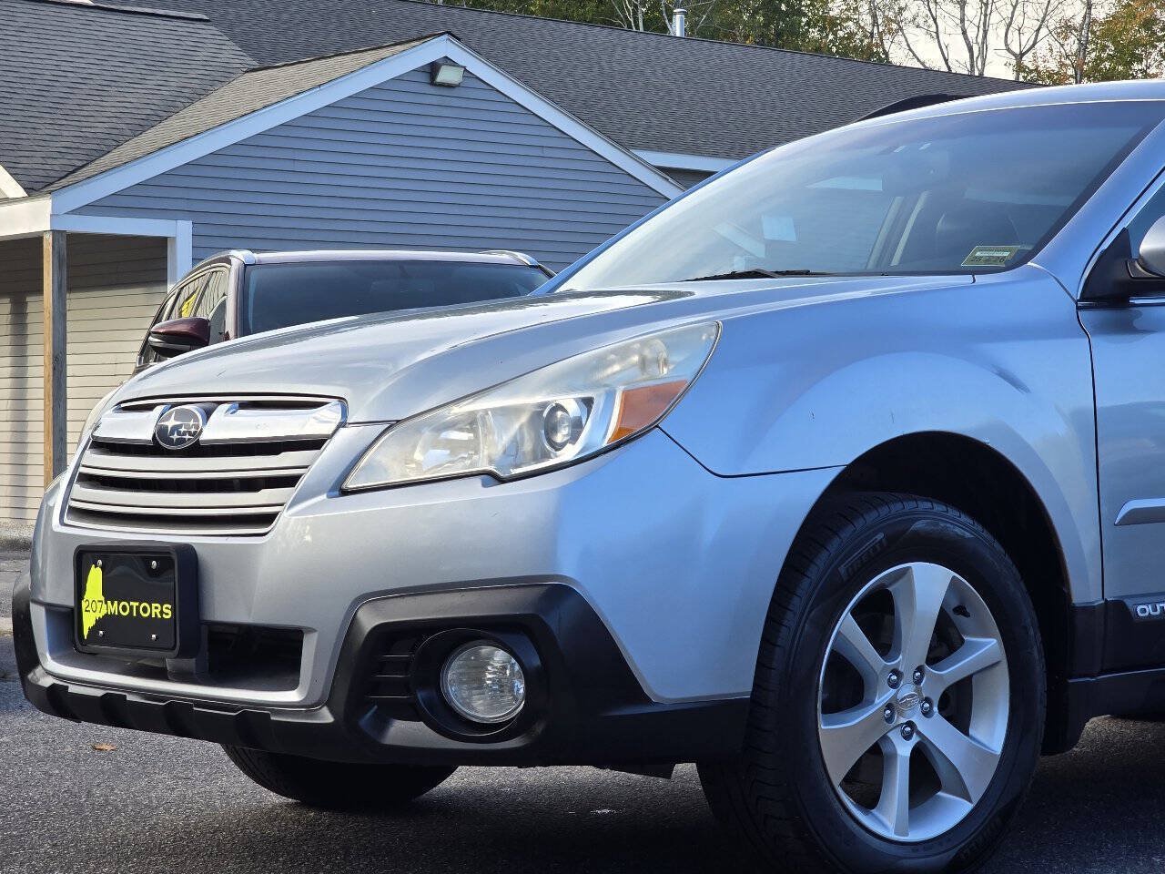 Used 2014 Subaru Outback 2.5i Limited w/ Moonroof Package AWD/4WD image 7