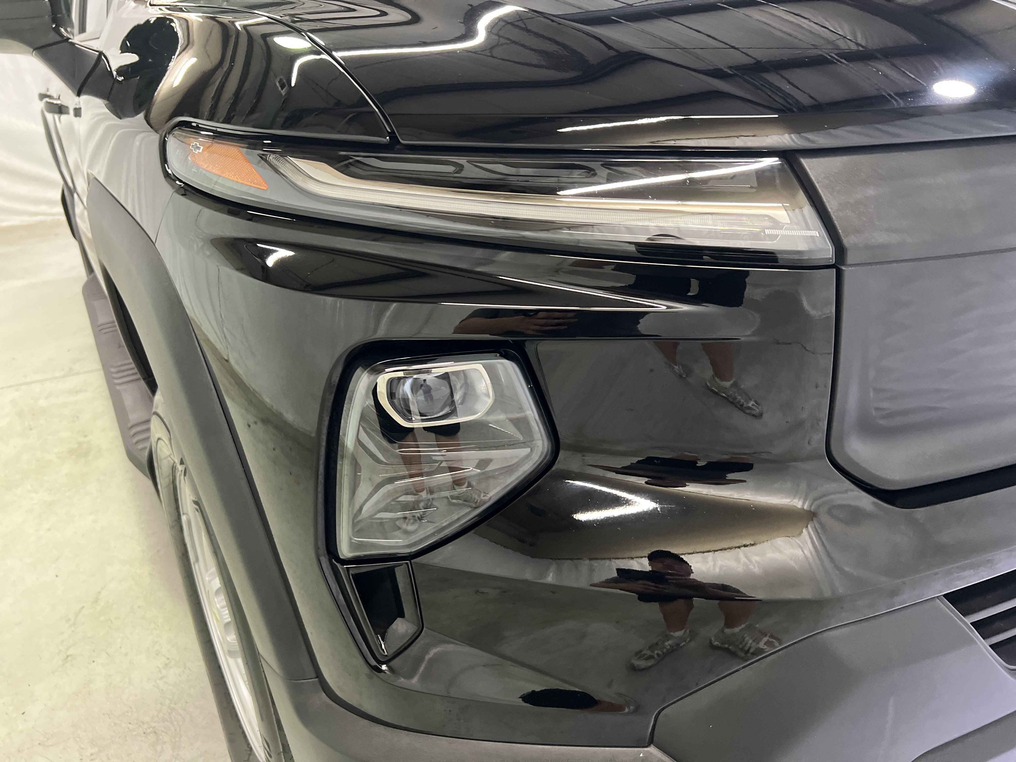 Used 2025 Chevrolet Silverado EV W/T AWD/4WD image 5