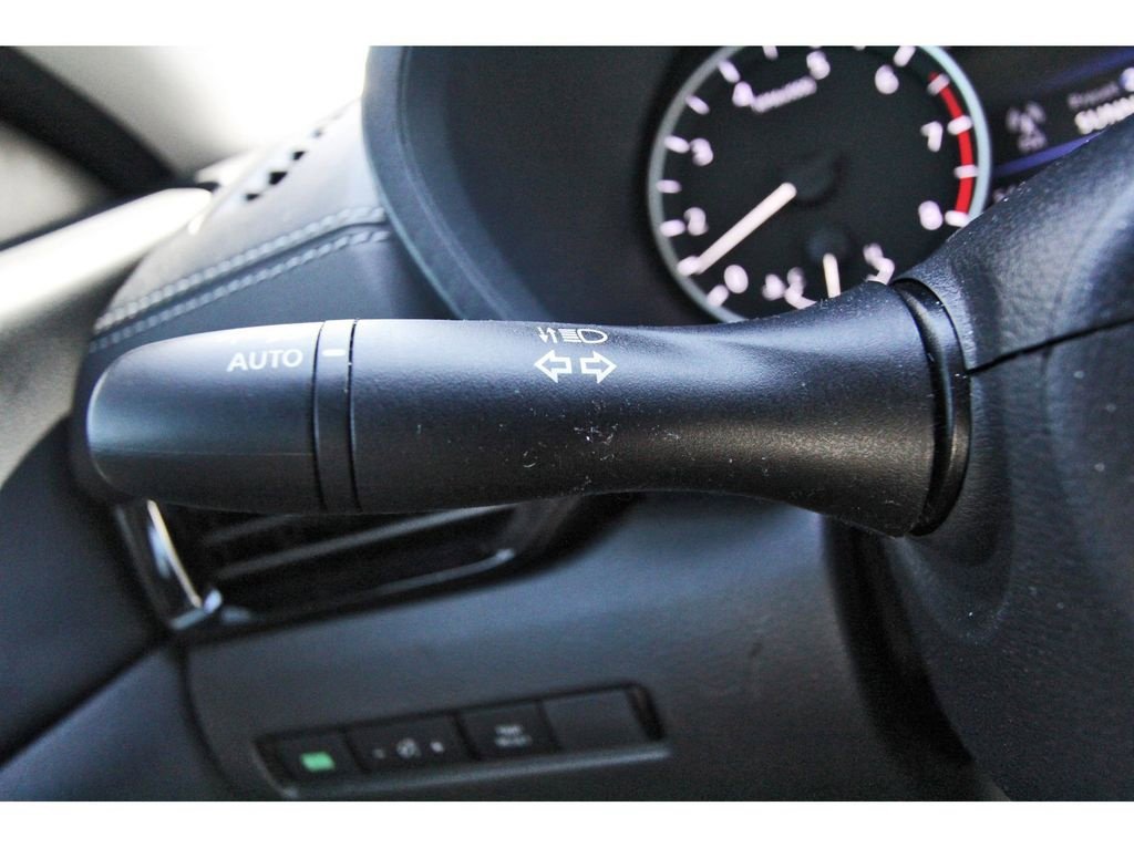 Used 2025 Nissan Sentra SV image 17
