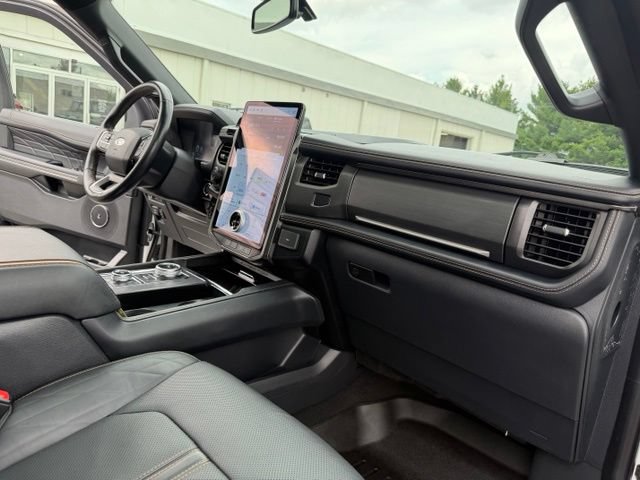 Used 2023 Ford Expedition Max Platinum AWD/4WD image 47
