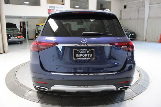 Used 2025 Mercedes-Benz GLE 450e 4MATIC image 4