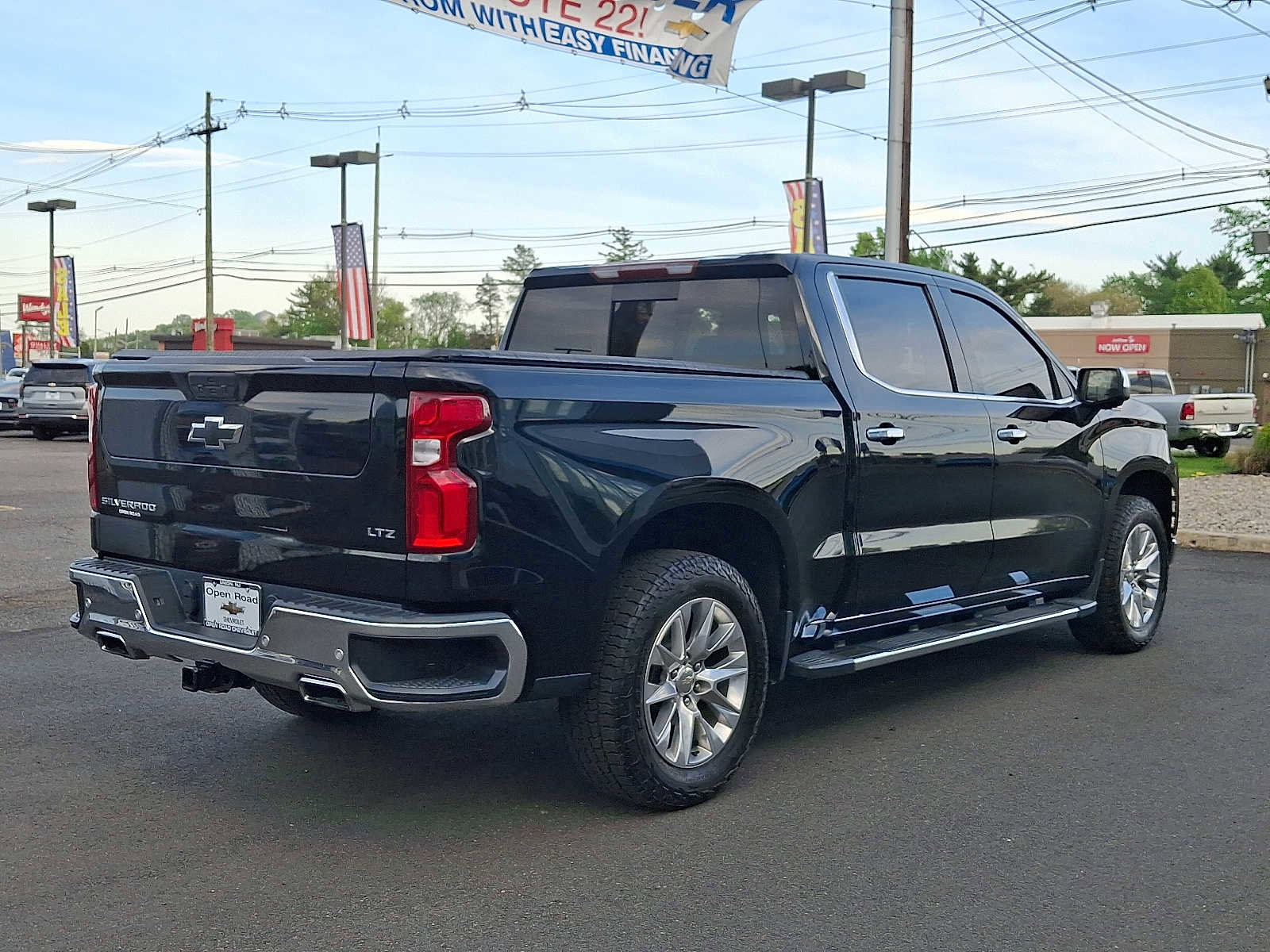 Used 2022 Chevrolet Silverado 1500 LTZ w/ LTZ Premium Package AWD/4WD image 7