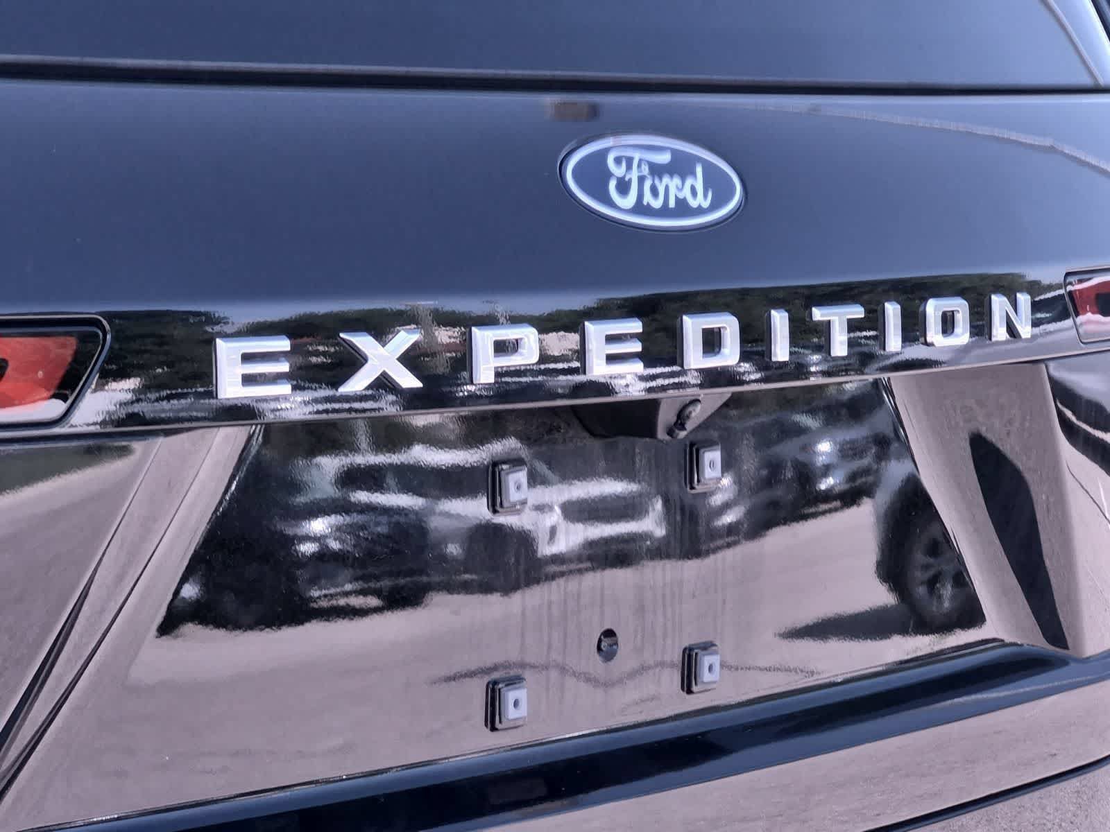 New 2025 Ford Expedition Platinum w/ Platinum Ultimate Package AWD/4WD image 13