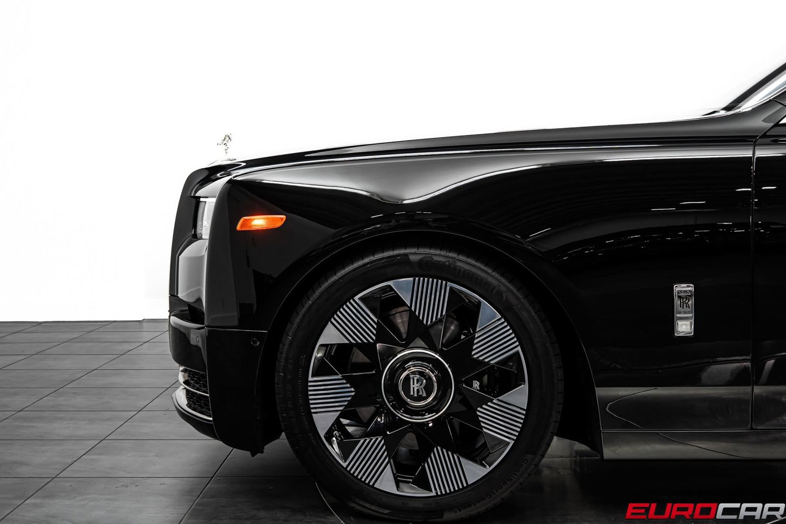 Used 2024 Rolls-Royce Phantom Sedan w/ The Phantom Package RWD image 15