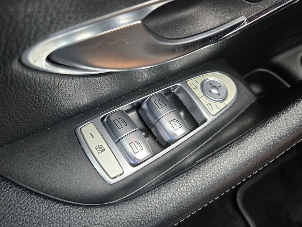 Used 2018 Mercedes-Benz E 300 image 30