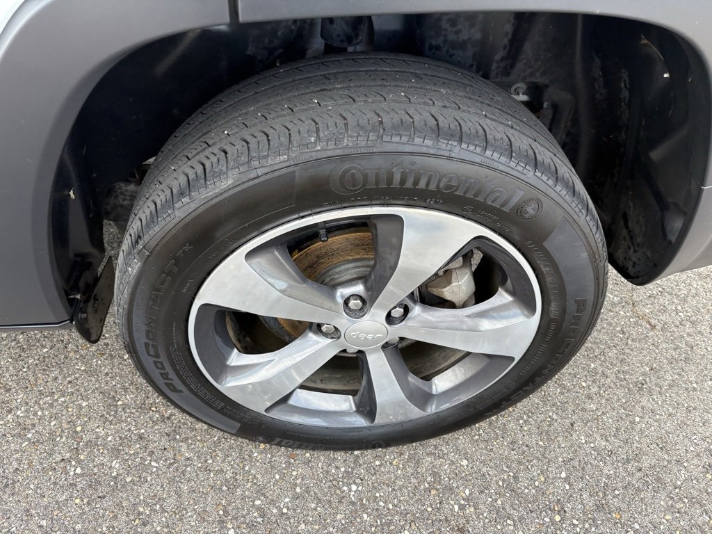 Used 2019 Jeep Cherokee Limited image 14