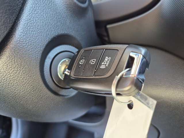 New 2026 Hyundai Venue SE image 18