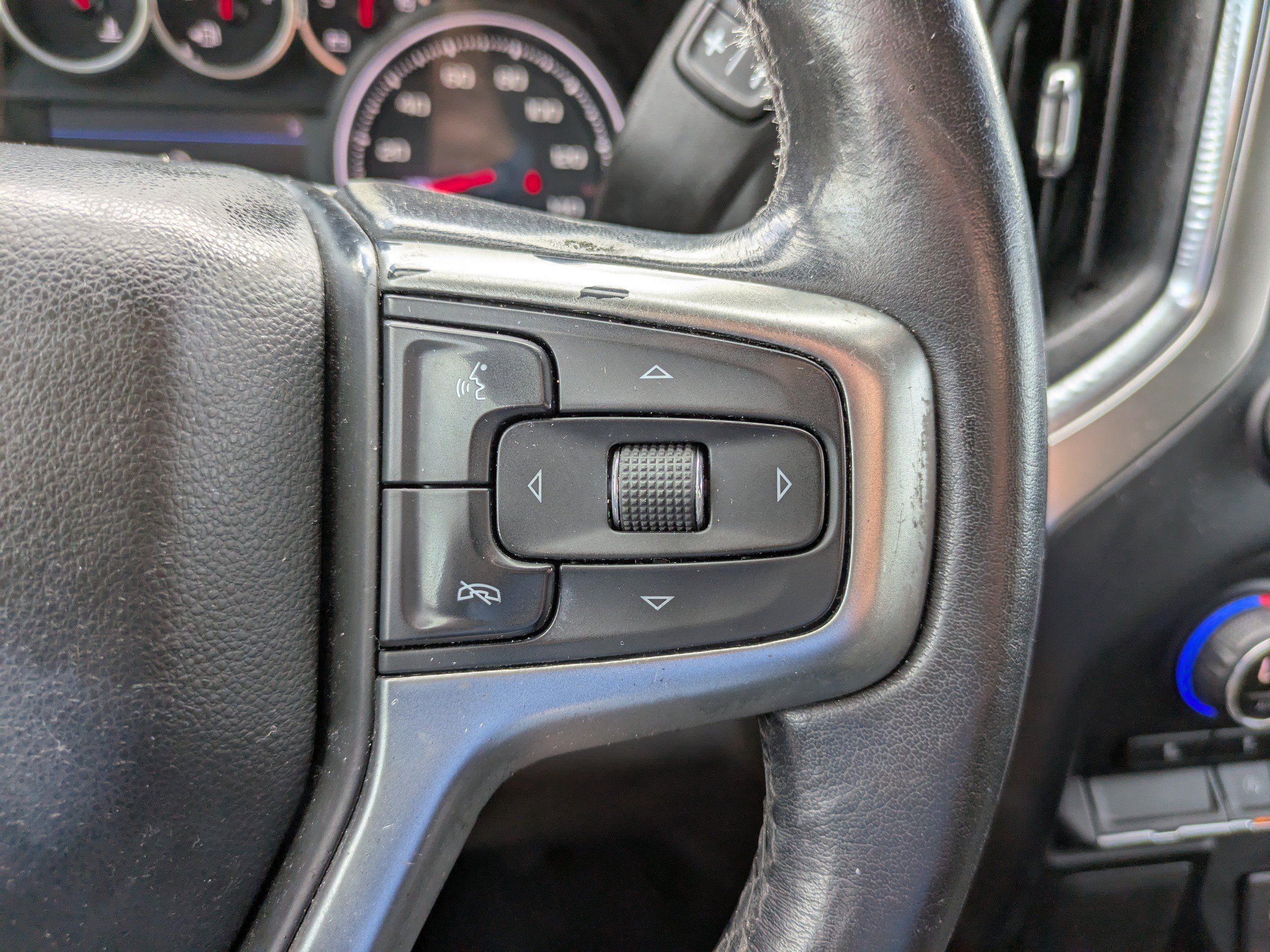 Used 2021 Chevrolet Silverado 1500 LT image 21