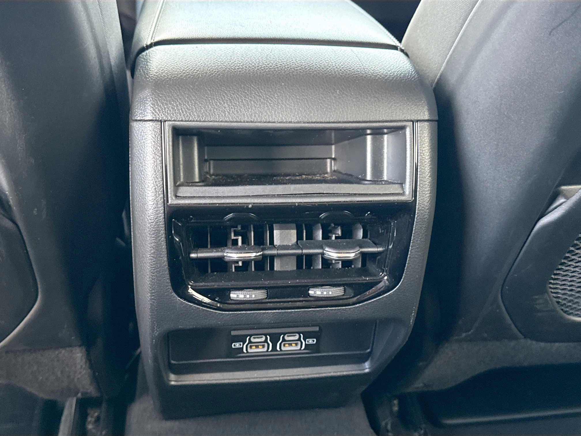 Used 2024 Jeep Grand Cherokee Laredo image 19