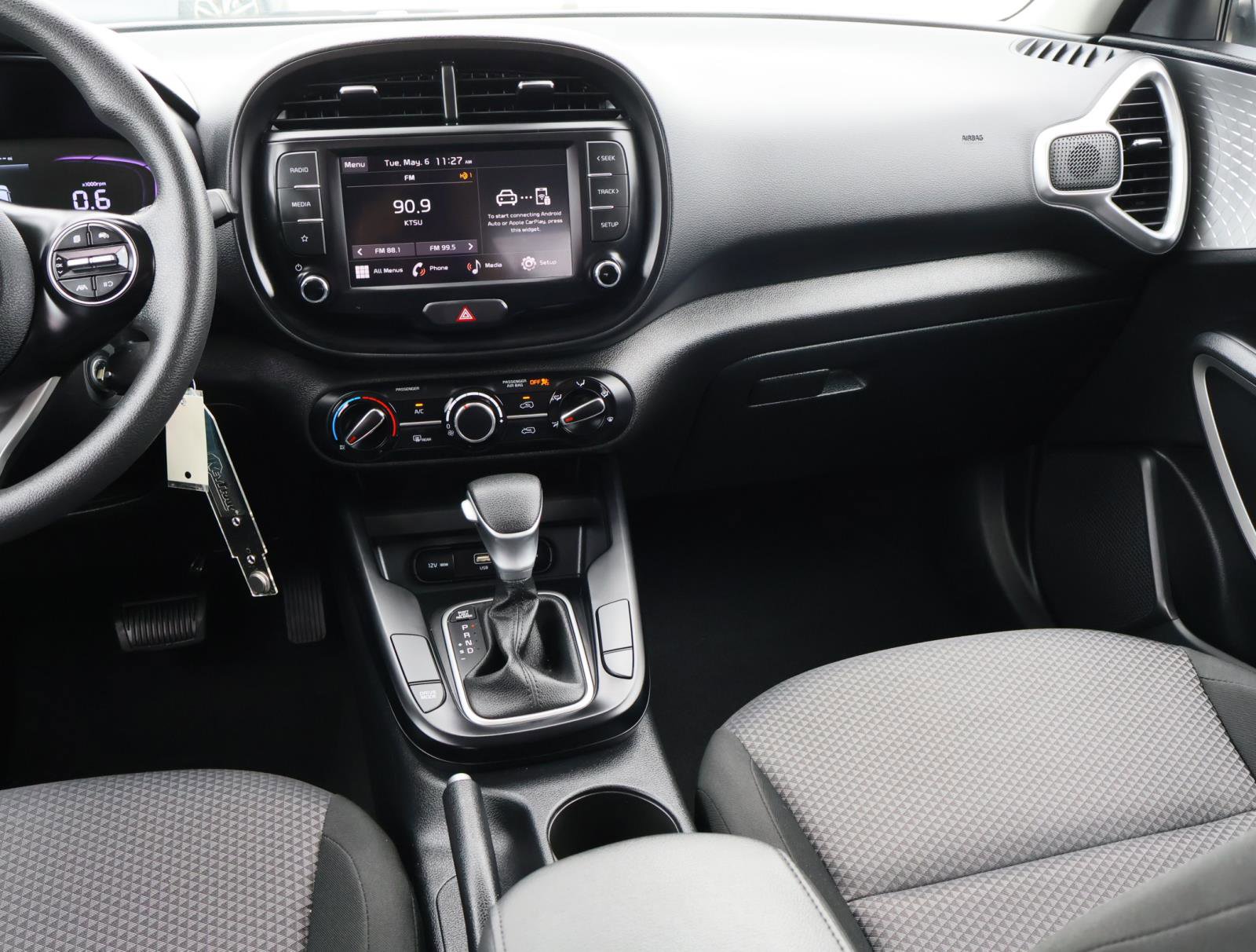 Used 2023 Kia Soul LX w/ LX Technology Package image 11