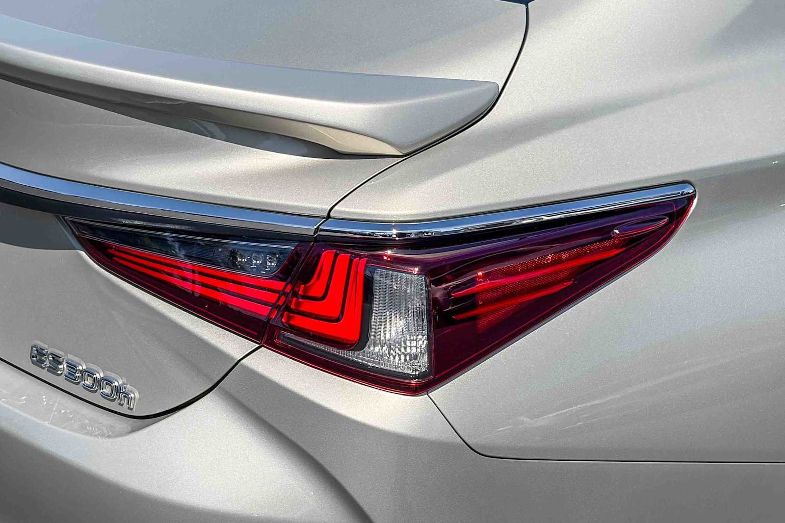 Used 2021 Lexus ES 300h w/ Accessory Package FWD image 8
