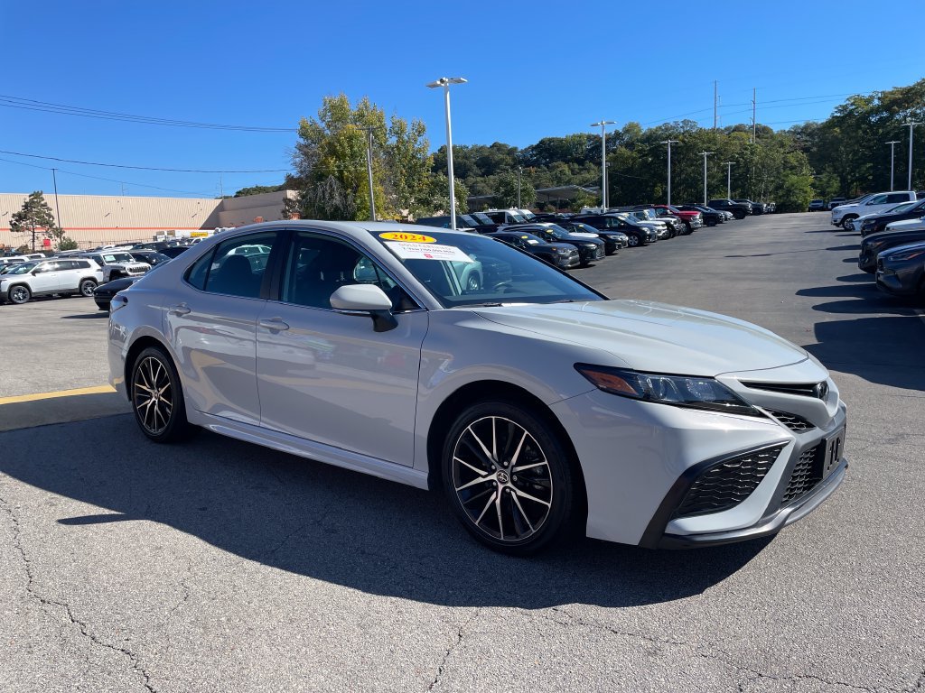 Certified 2024 Toyota Camry SE w/ Cold Weather Package FWD image 7