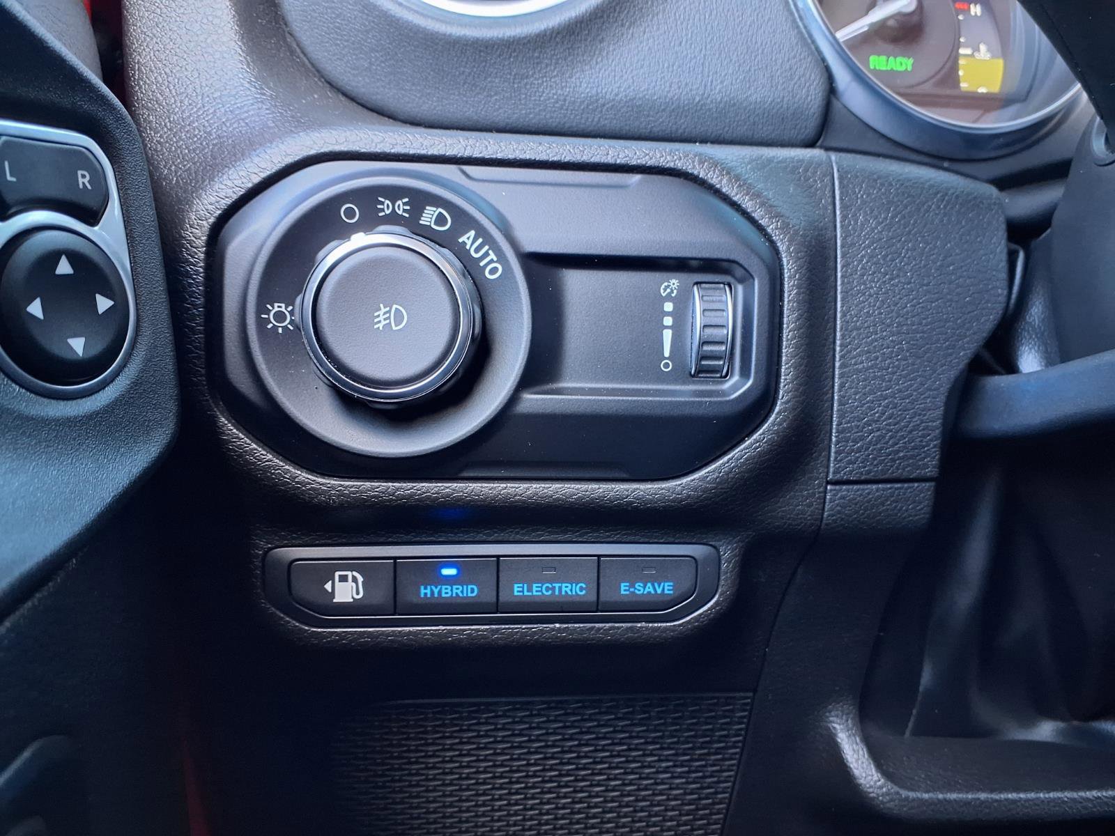 Used 2023 Jeep Wrangler Unlimited Sahara image 18