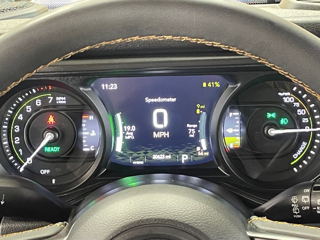 Used 2024 Jeep Wrangler Unlimited AWD/4WD image 23