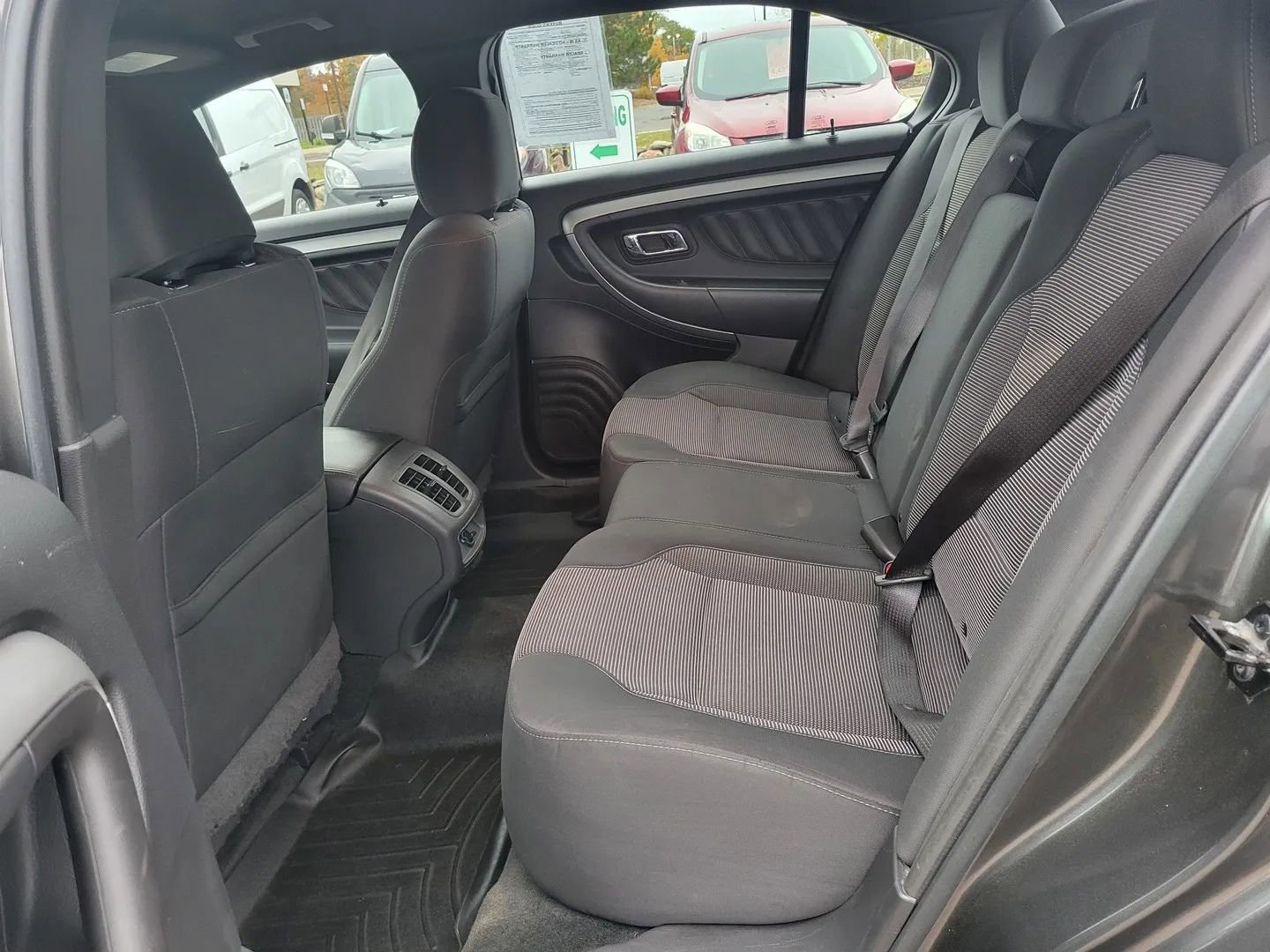 Used 2017 Ford Taurus SEL AWD/4WD image 4