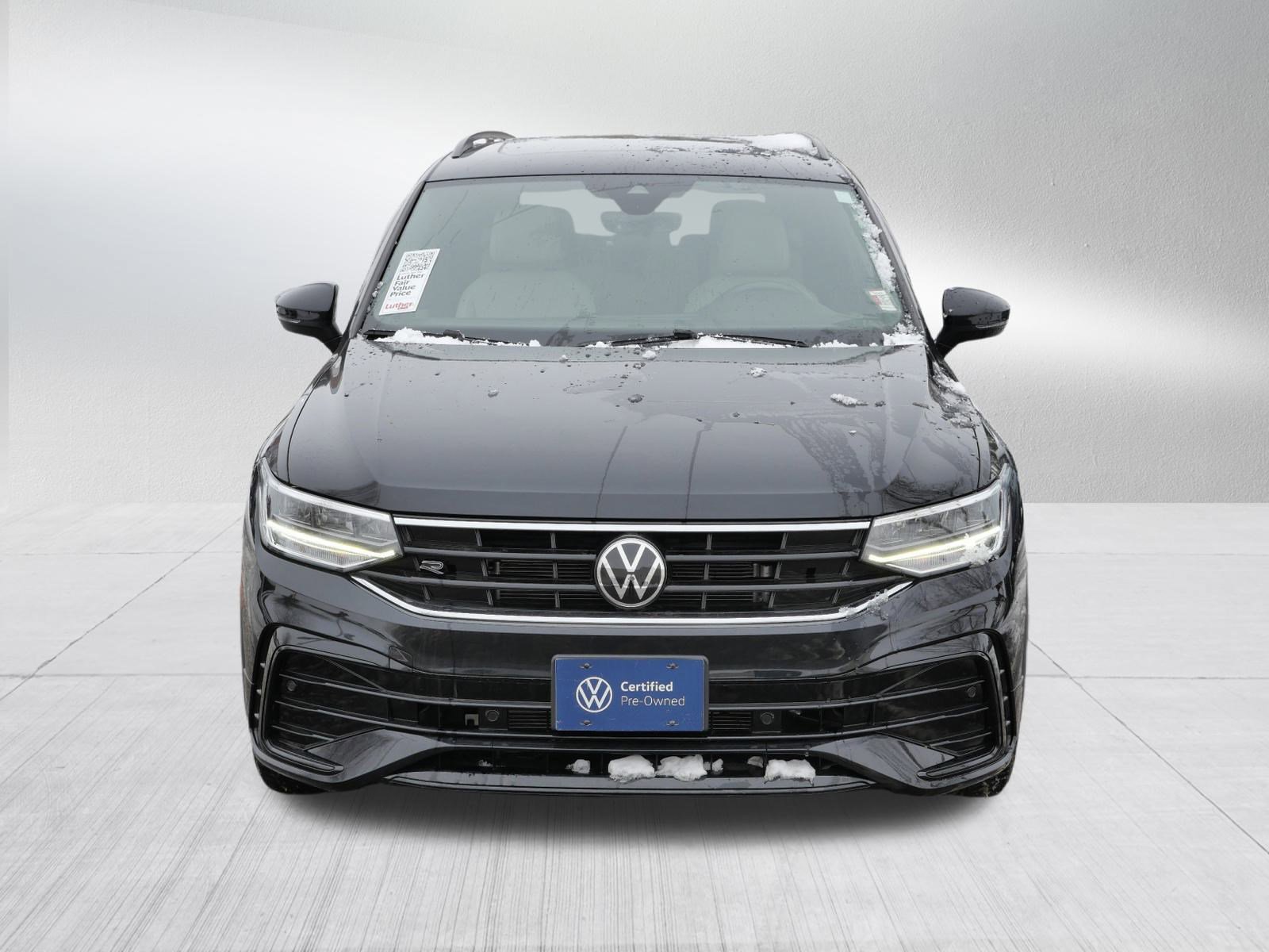 Certified 2023 Volkswagen Tiguan SE R-Line image 2