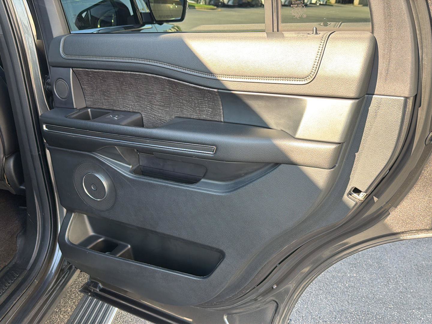 Used 2021 Ford Expedition Limited RWD image 17
