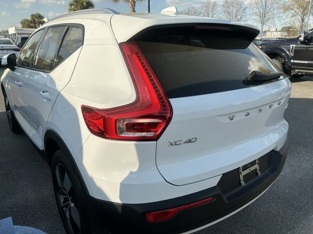 Used 2019 Volvo XC40 T5 Momentum image 6