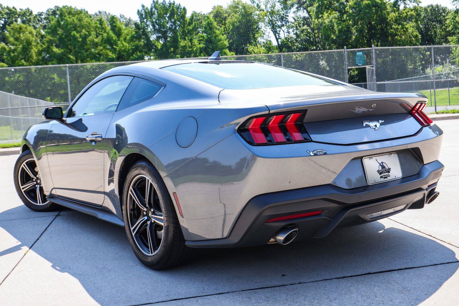 Used 2024 Ford Mustang Coupe RWD image 17