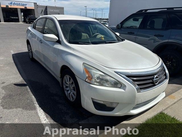 Used 2014 Nissan Altima 2.5 S w/ Display Audio Package FWD image 2