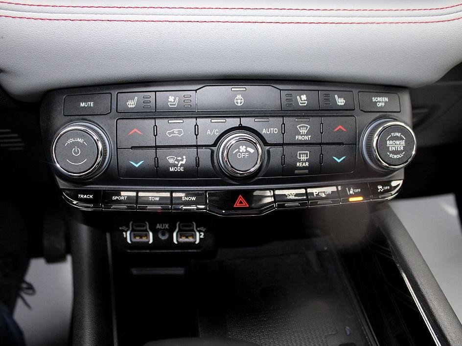 Used 2024 Dodge Durango Citadel w/ Tow 'N Go Package image 9