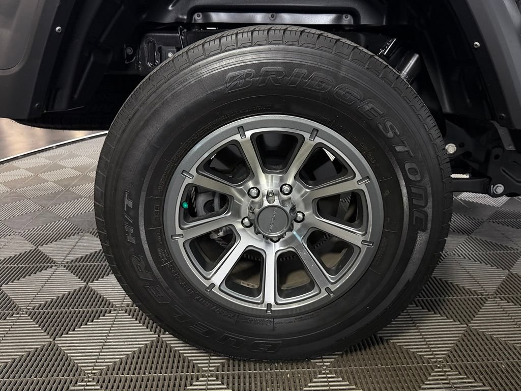 Certified 2024 Jeep Gladiator Sport AWD/4WD image 12
