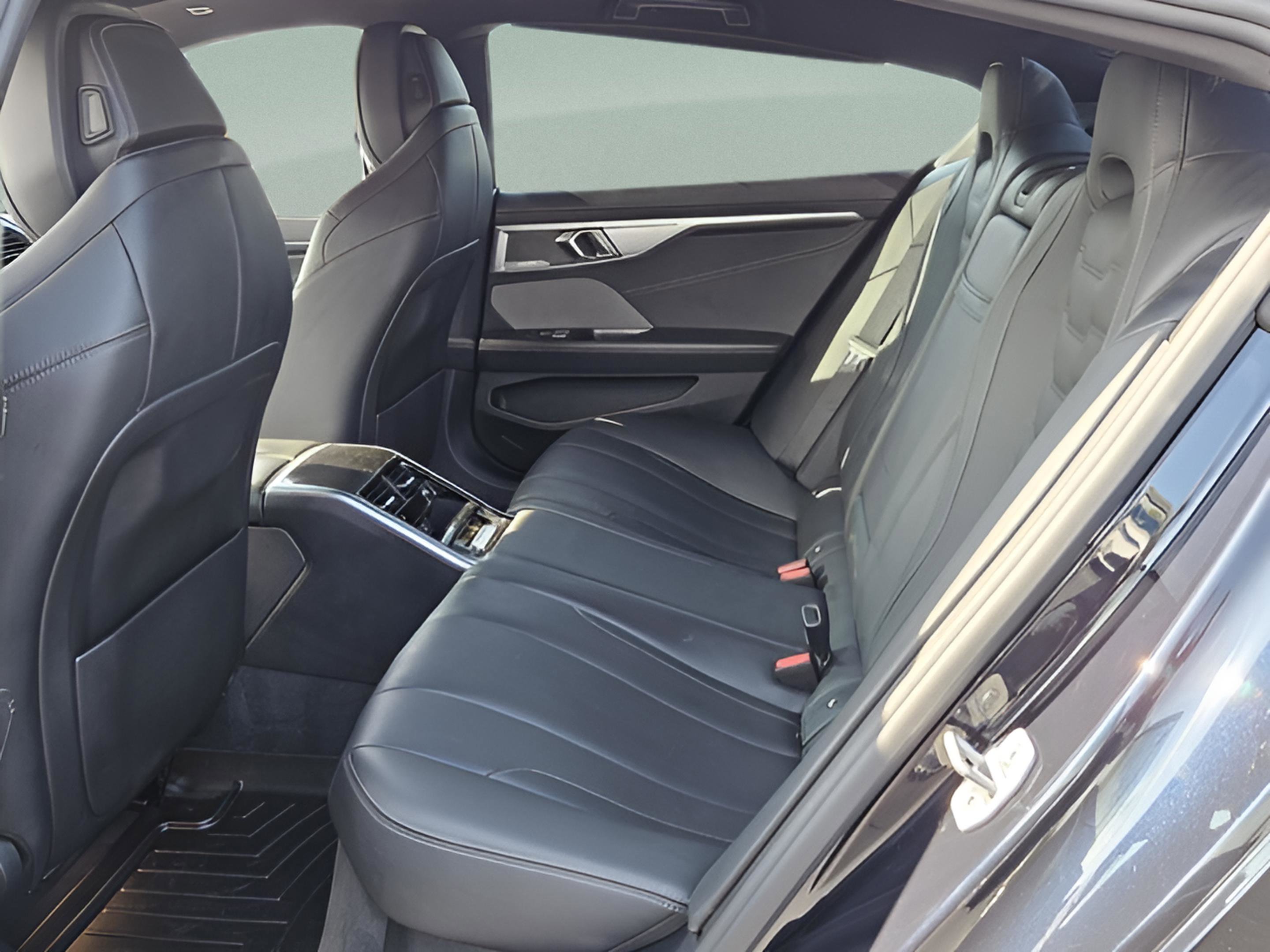 Certified 2025 BMW M850i xDrive image 10