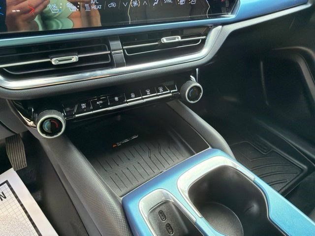Used 2026 Chevrolet Equinox EV LT w/ Active Safety Package 3 FWD image 21