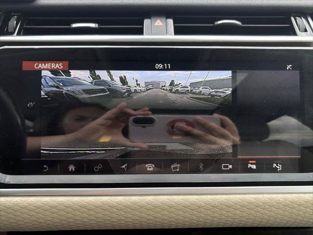 Used 2019 Land Rover Range Rover Velar R-Dynamic SE AWD/4WD image 16