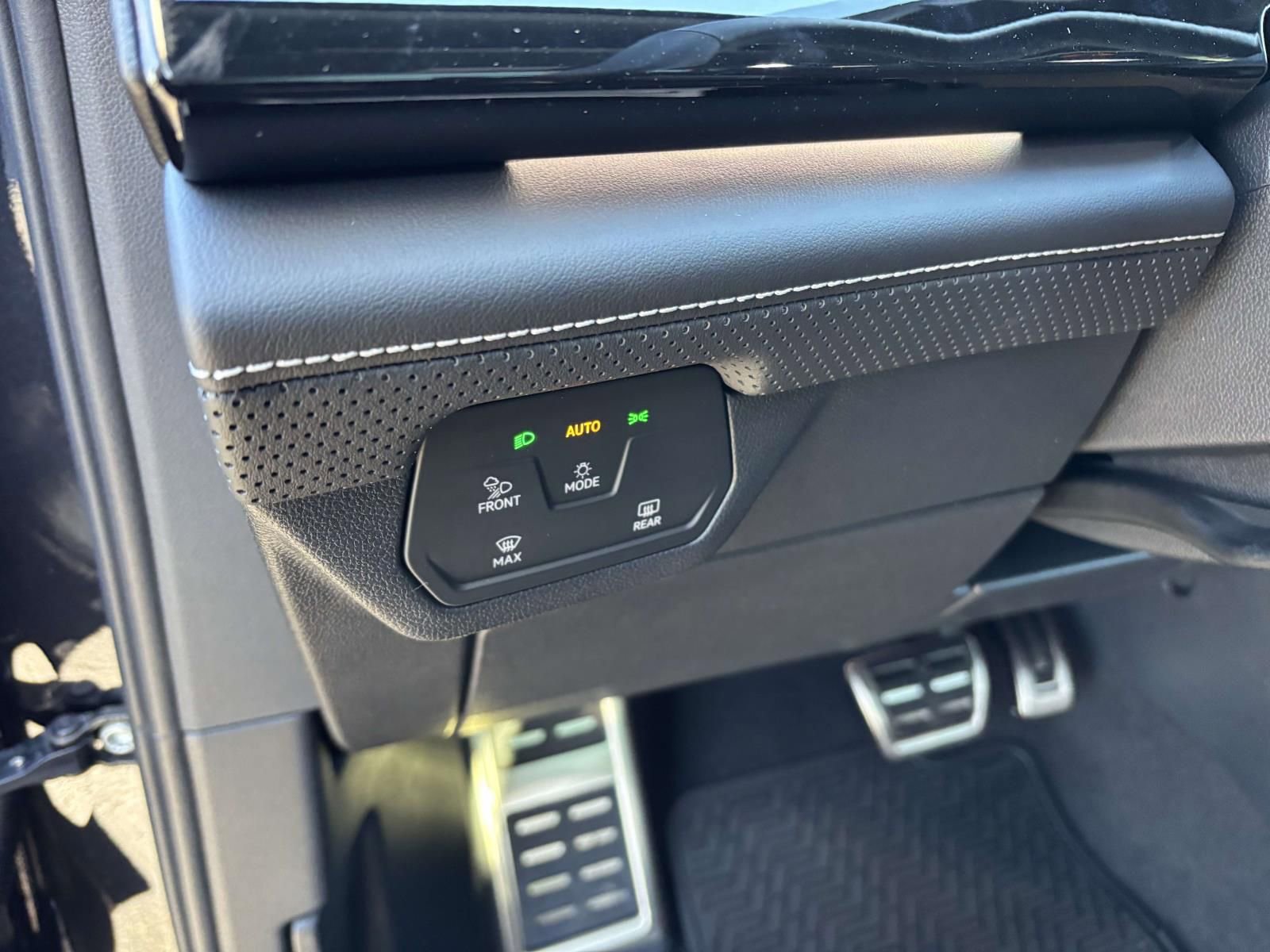 New 2026 Volkswagen Atlas Cross Sport SEL Premium R-Line AWD/4WD image 14