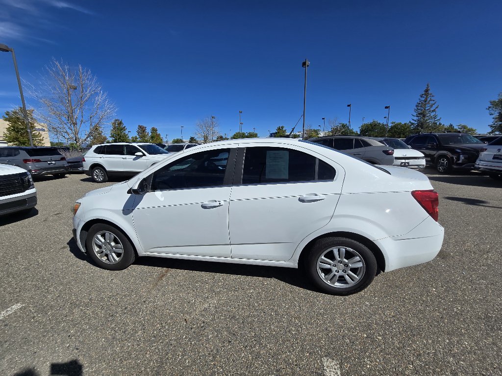 Used 2014 Chevrolet Sonic LT FWD image 2