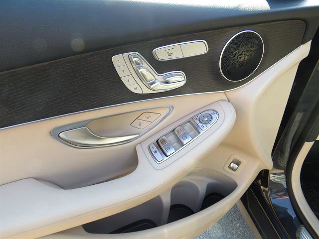 Used 2020 Mercedes-Benz GLC 300 4MATIC image 9