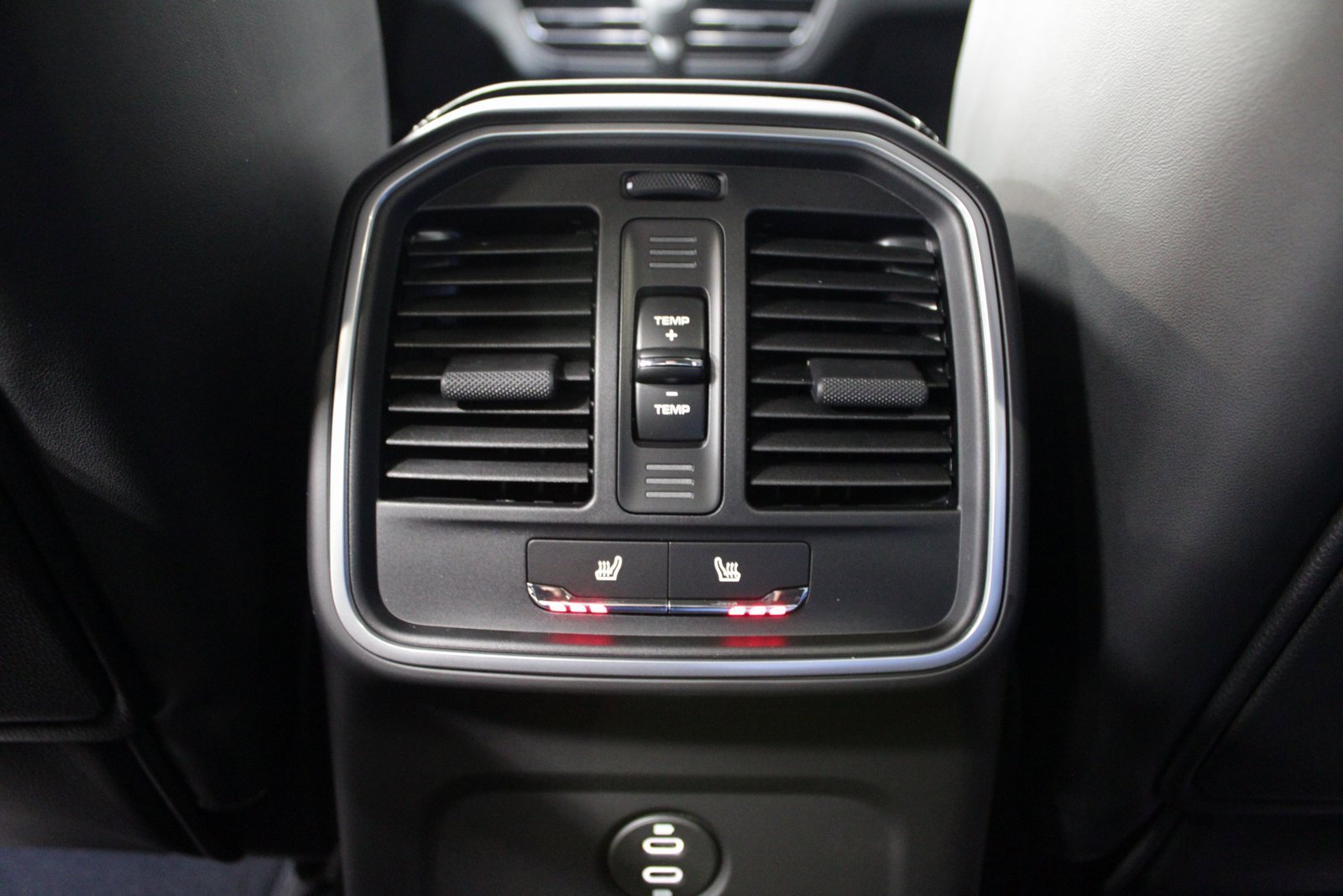 New 2026 Porsche Macan Turbo image 20