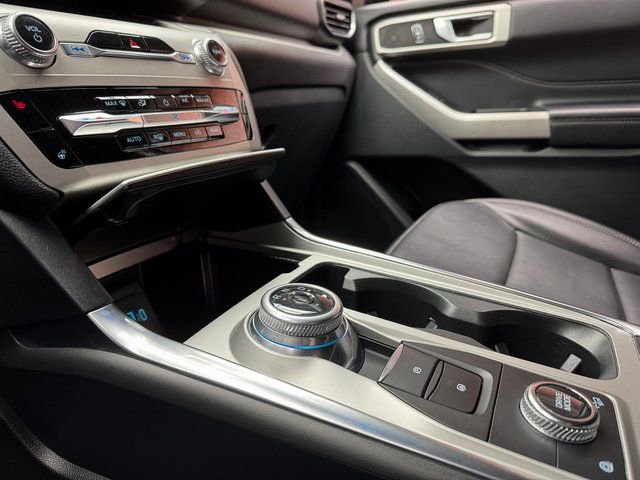 Used 2022 Ford Explorer XLT w/ Equipment Group 202A image 19