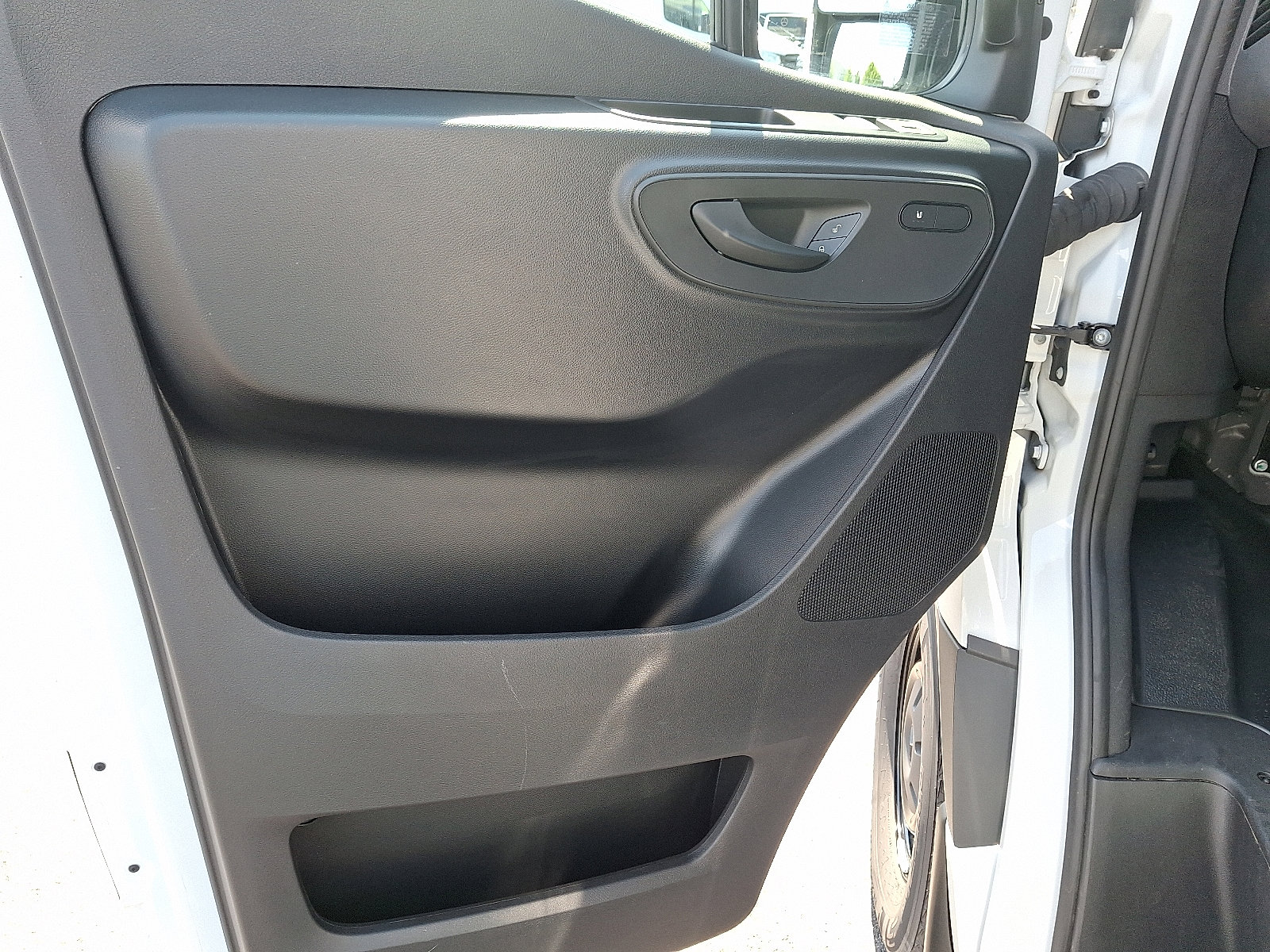 Used 2025 Mercedes-Benz Sprinter 2500 image 13