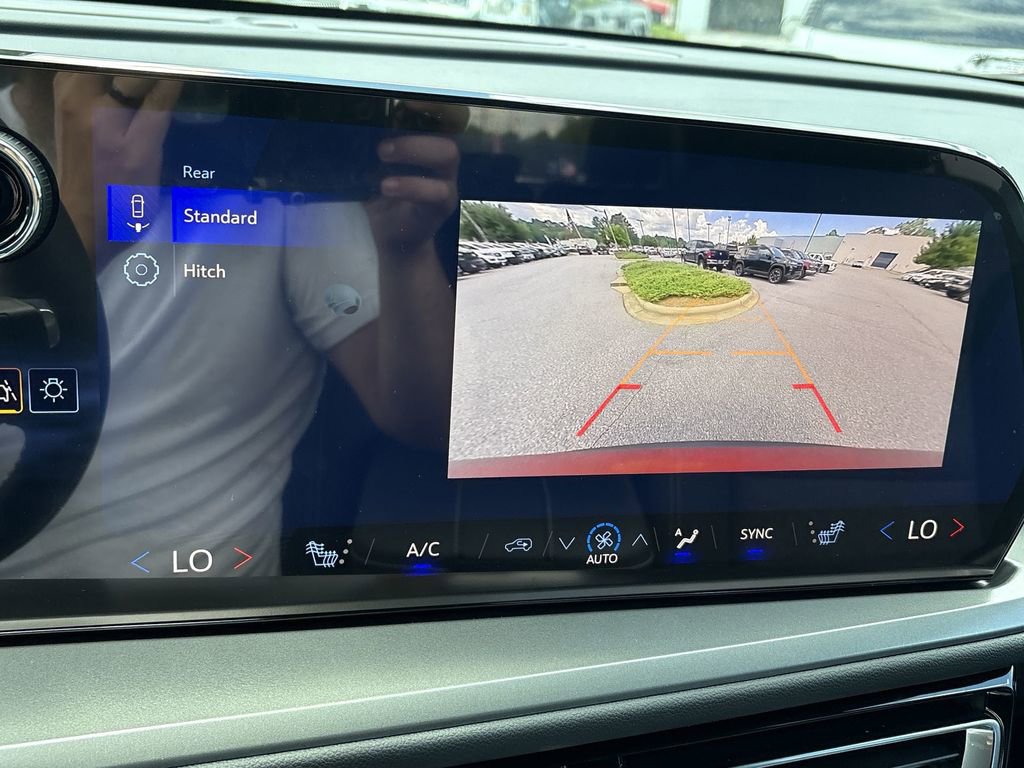 New 2026 Chevrolet Traverse LT image 16